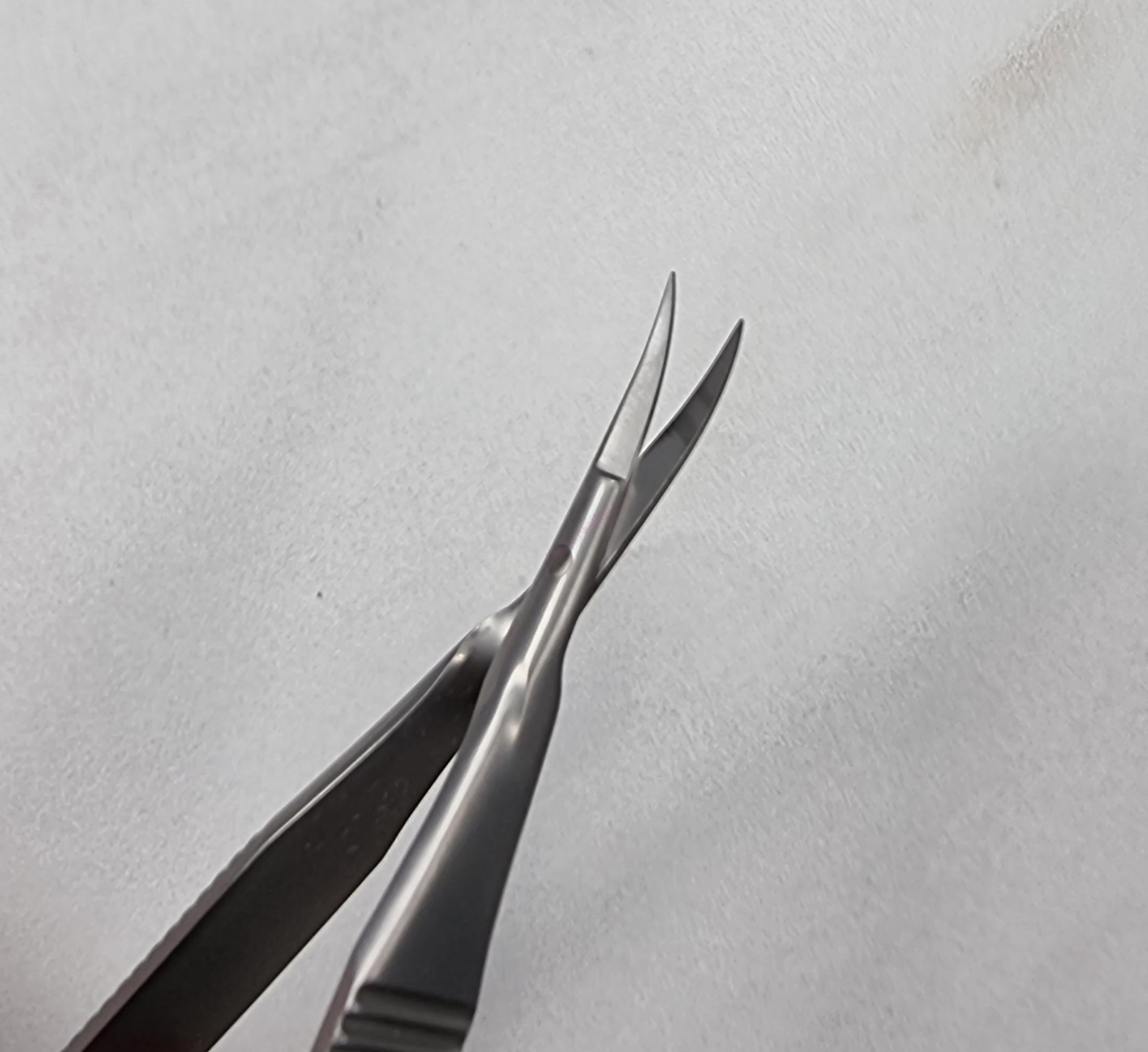 Profesionální Manikúrní nerezové nůžky na kůžičky 17mm extra slim